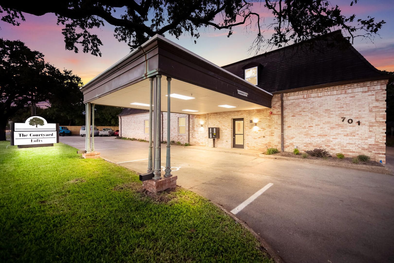 Waco House: 701 N. New Road, Unit #205