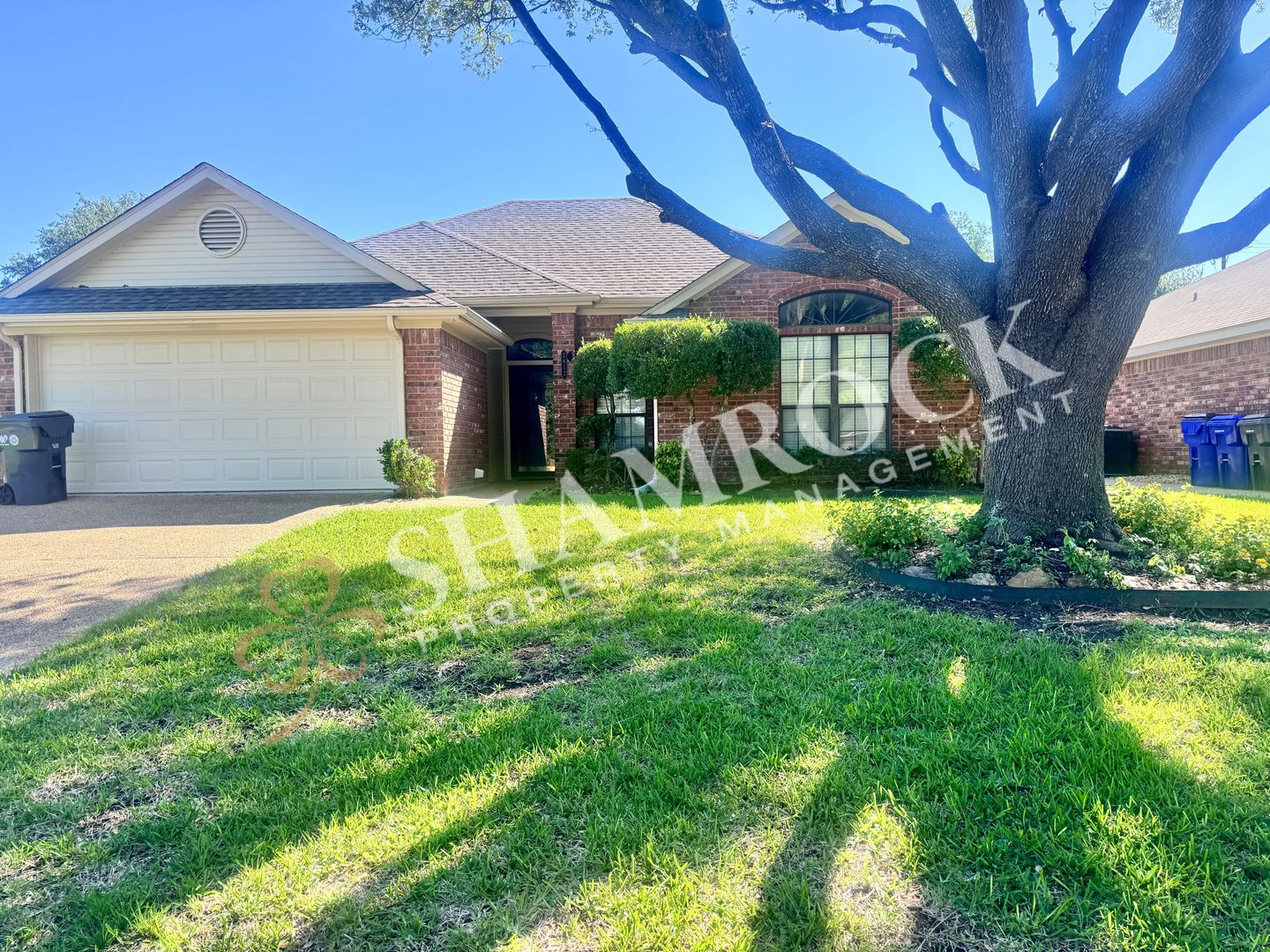 Waco House: 2612 Comanche Trl