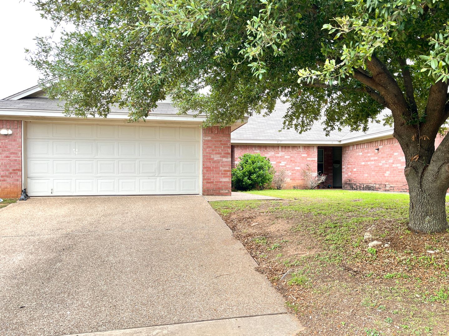 Waco House: 10317-A Hyacinth