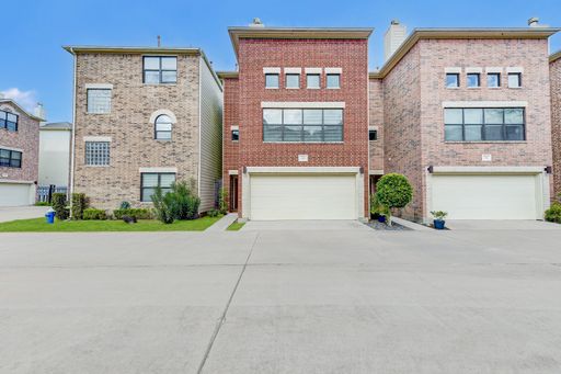 Beautiful Gated Community Independence Heights Home for Lease! – photo 1