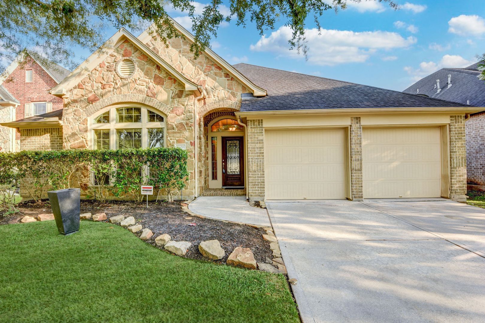 Sugarland House: 5426 Linden Rose Ln