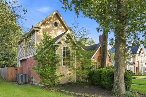 Spacious 4BR/2.5BA Home in Kingwood's Sand Creek Village – photo 1