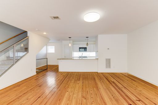 Modern Townhome In The Heart Of Midtown! – photo 1