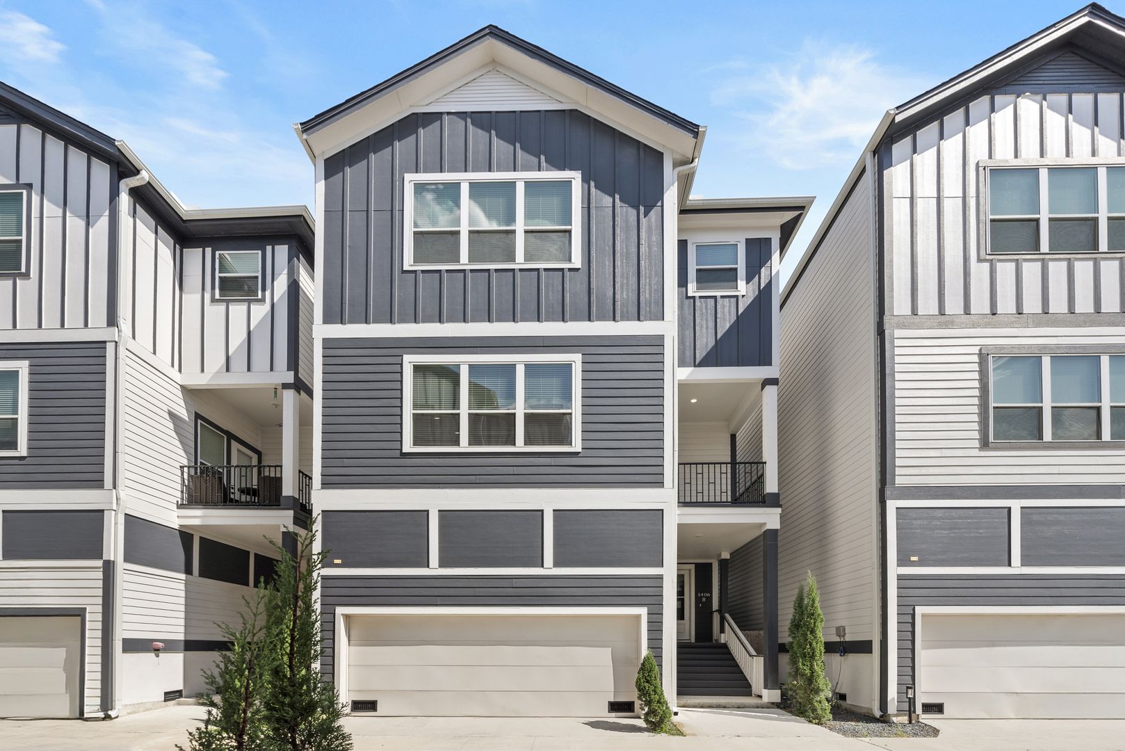 Houston House: 1406 West 21 St. Unit B