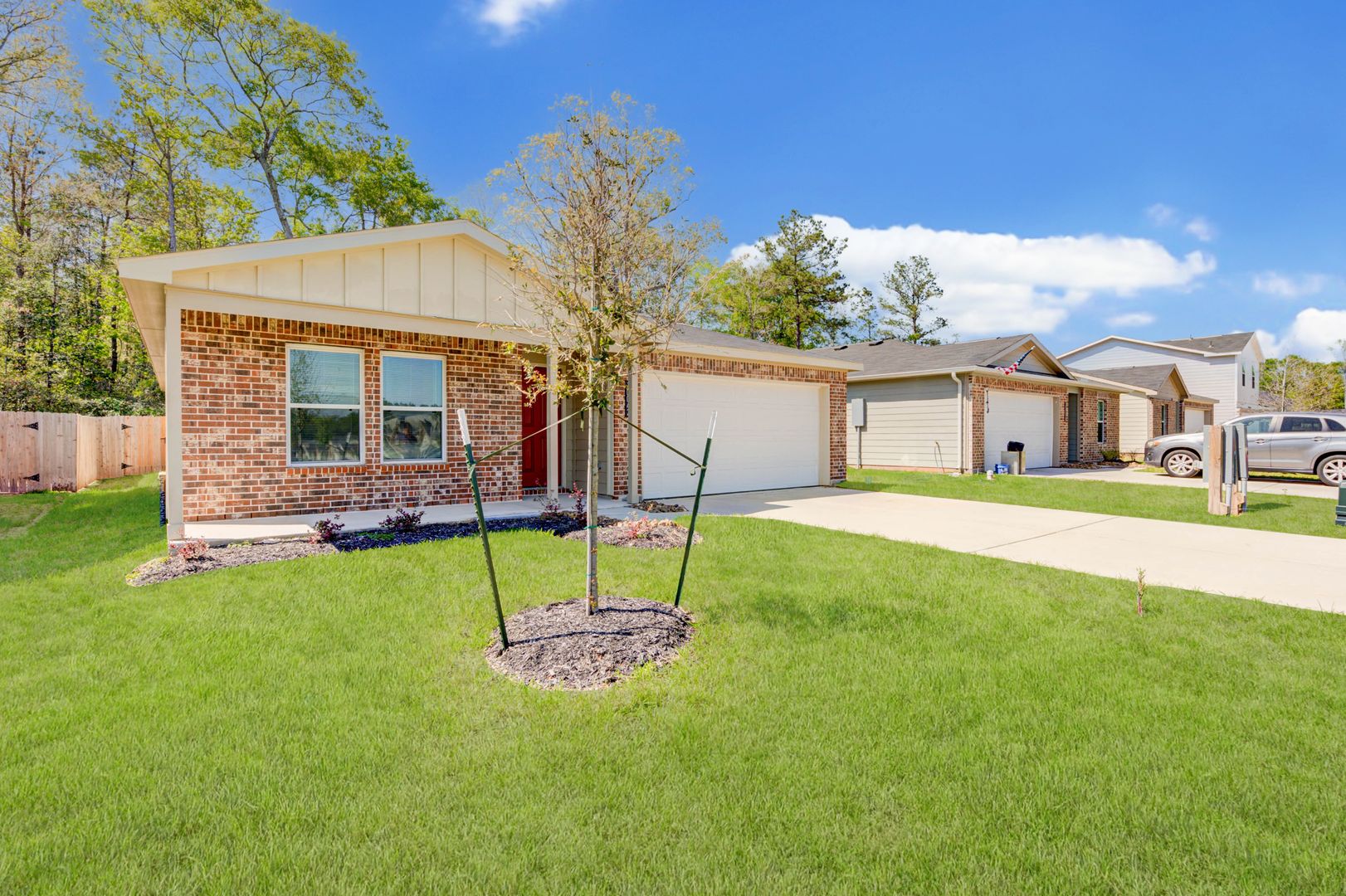 Conroe House: 10042 Cerritos Dr
