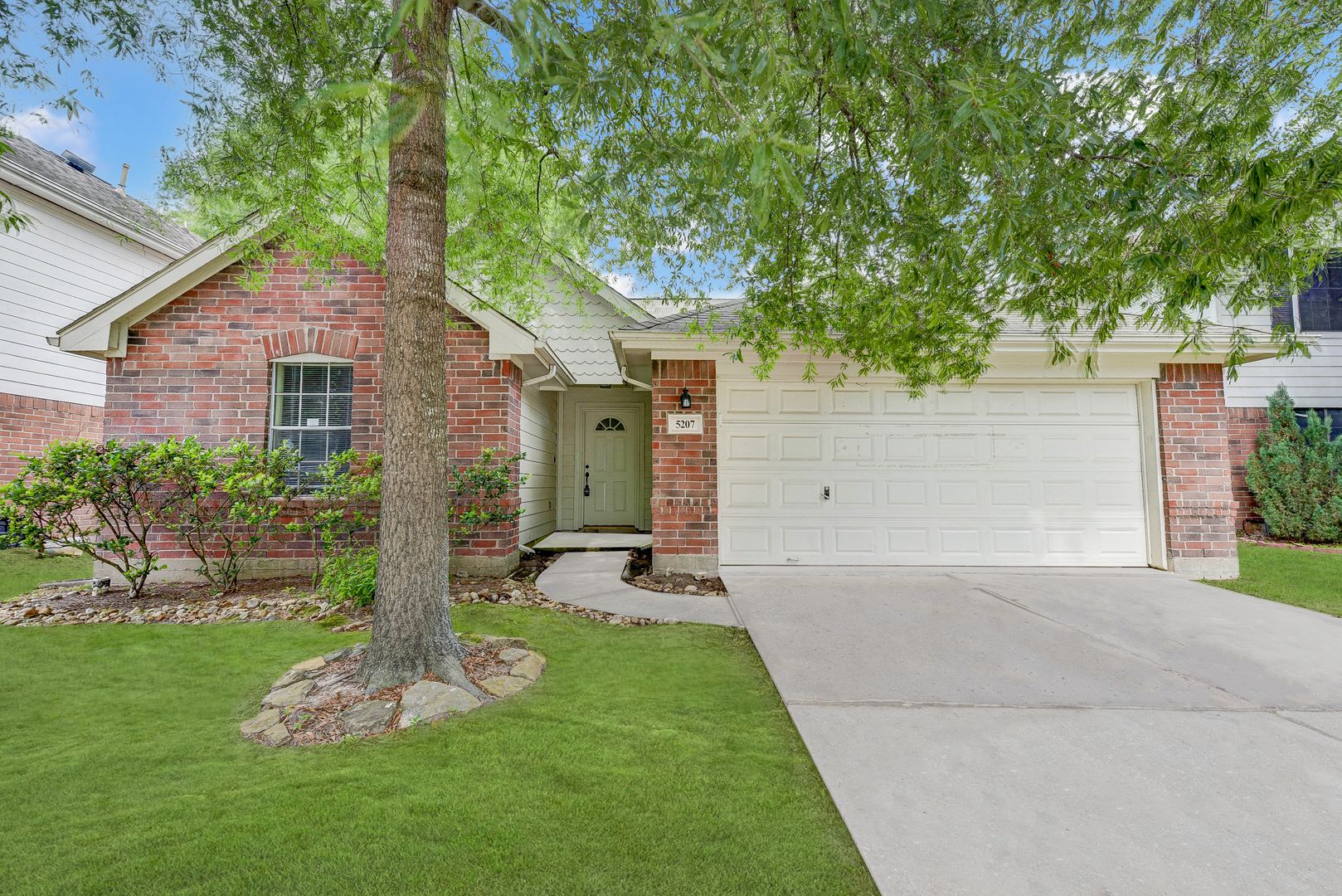 Humble House: 5207 Flax Bourton St.