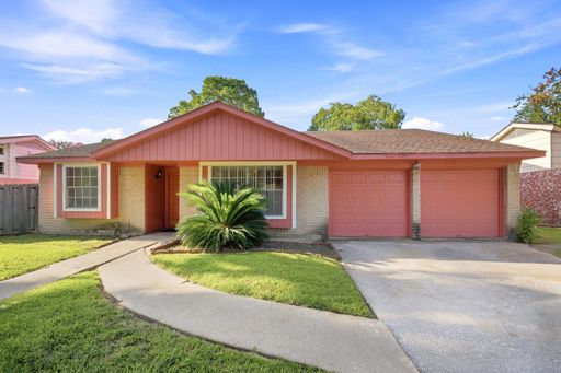 Great home with 3BD/ 2 Bathroom – photo 1