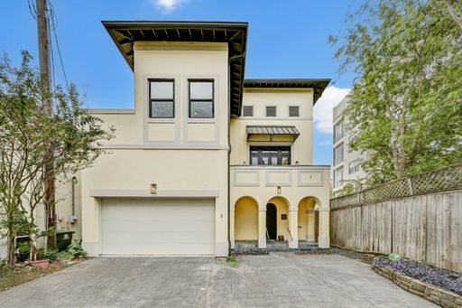 Unique home in Greenway Plaza (2 fully equipped kitchens on each floor) – photo 1