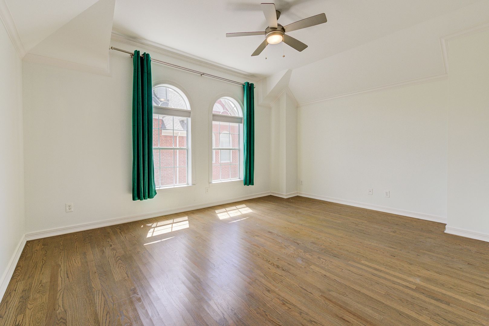 Gallery Image 13
