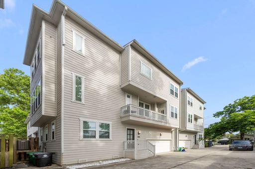 3 Bedroom Rental – 1314 West 21st St. #B, Houston, TX 77008