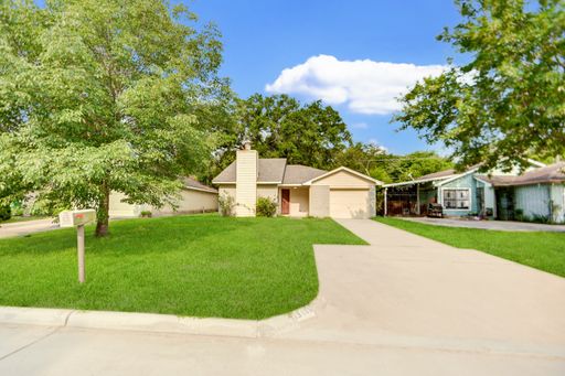 Stylish and Updated Rental Home in Prime Houston Location – photo 1