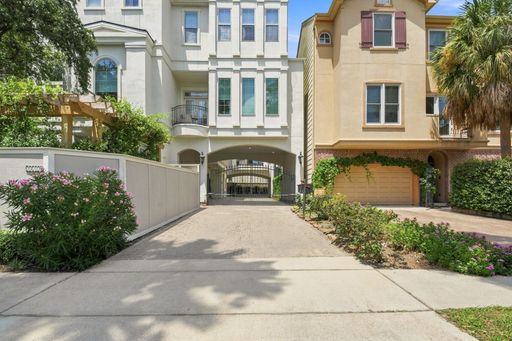 Stunning 4-Story Home in Coveted Montrose – photo 1