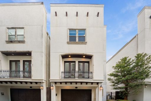 Modern 3-Bedroom Home Near Downtown & Buffalo Bayou Park – photo 1