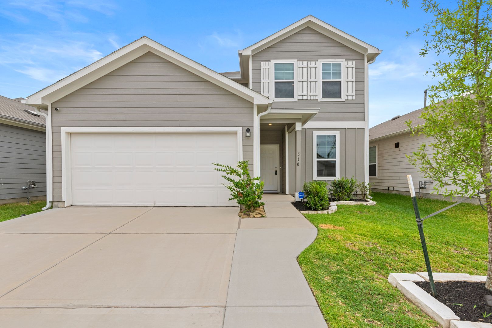Spacious & Like-New 4-Bedroom Home with Modern Upgrades!