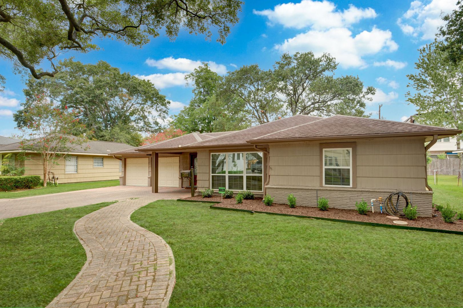 Bellaire House: 5604 Whitehaven St.