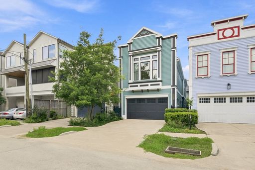 Spacious 3BR/2.5BA Townhome in the Heart of the Heights – photo 1