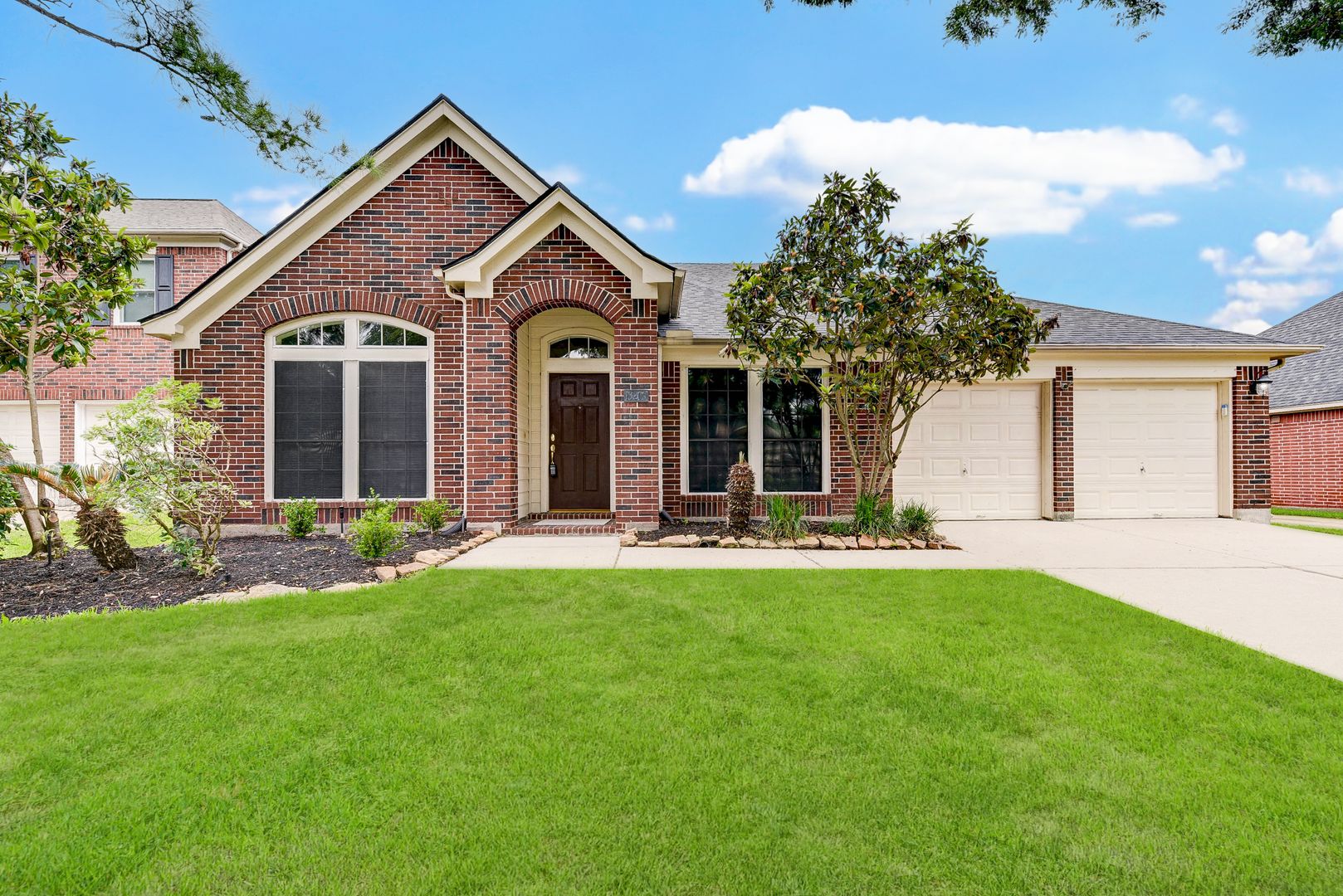 Exquisite 4-Bedroom Home in Copperfield: A Must-See Gem!