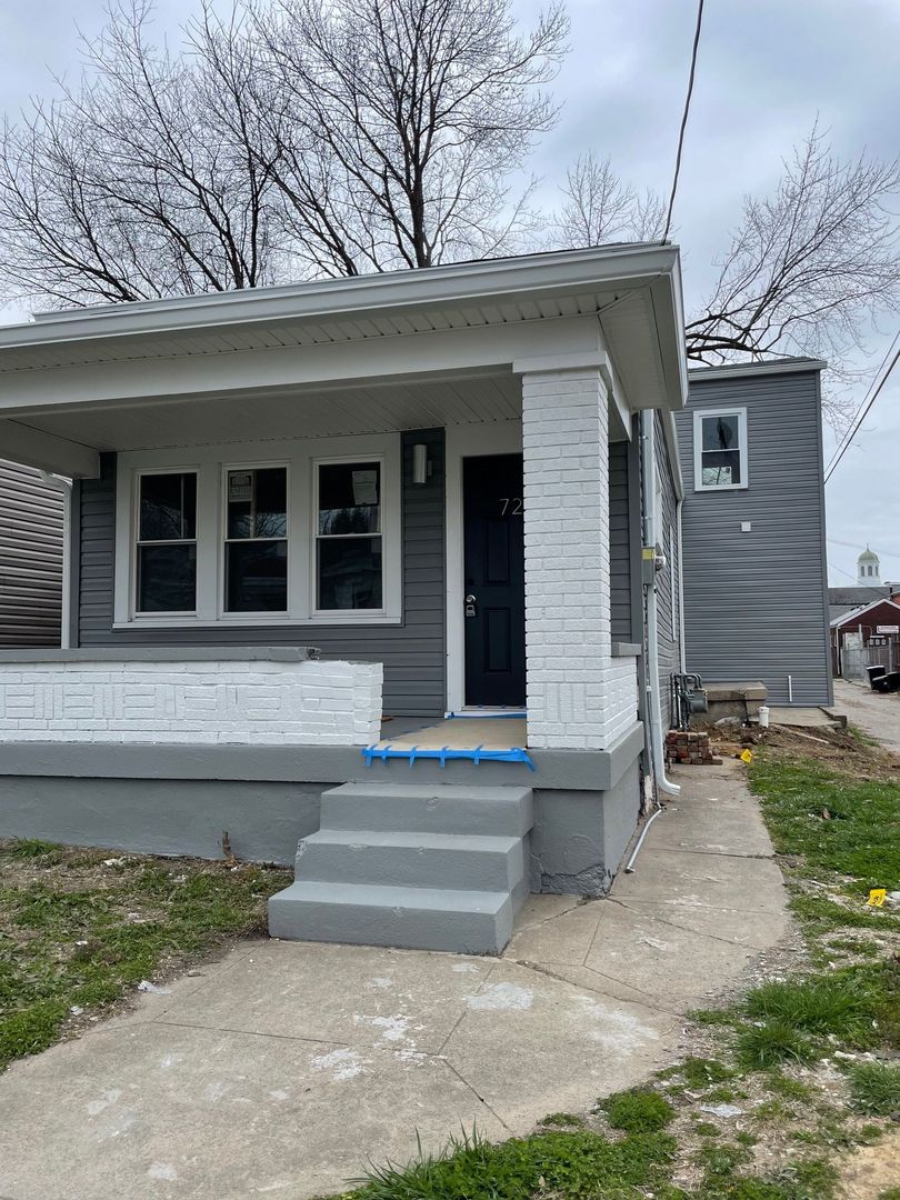Louisville House: 729 Camp