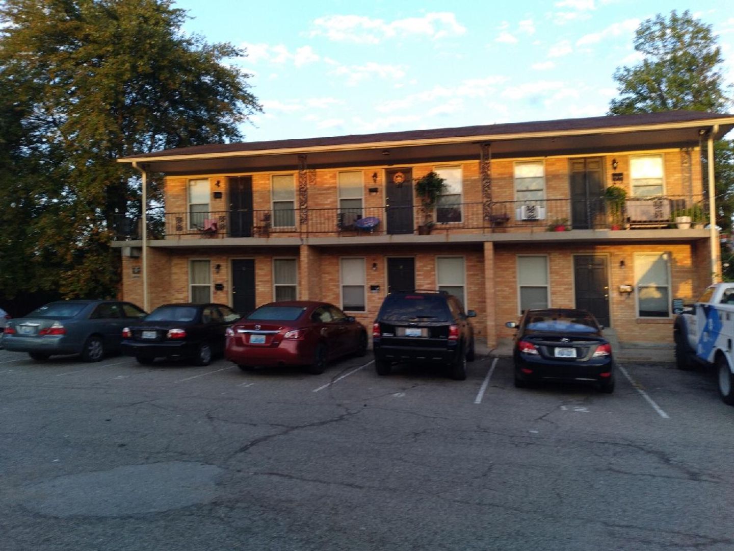 Louisville Apartment: 3210-3216 Chinquapin Lane
