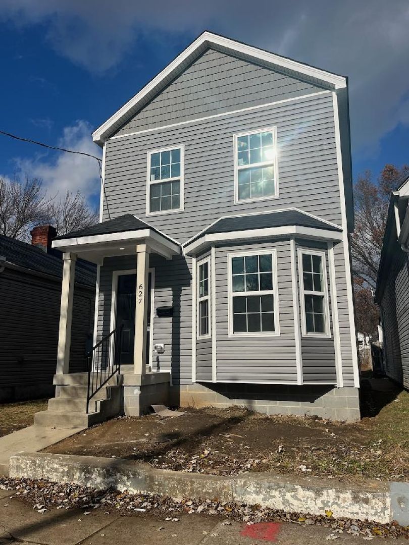 Louisville House: 627 E. Ormsby