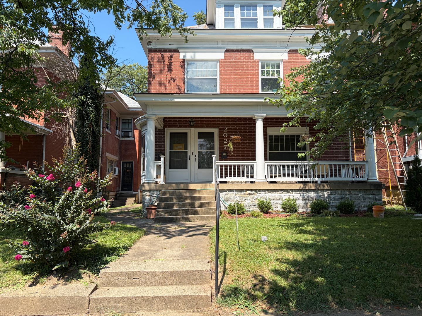 Louisville Apartment: 2027 Murray Ave.