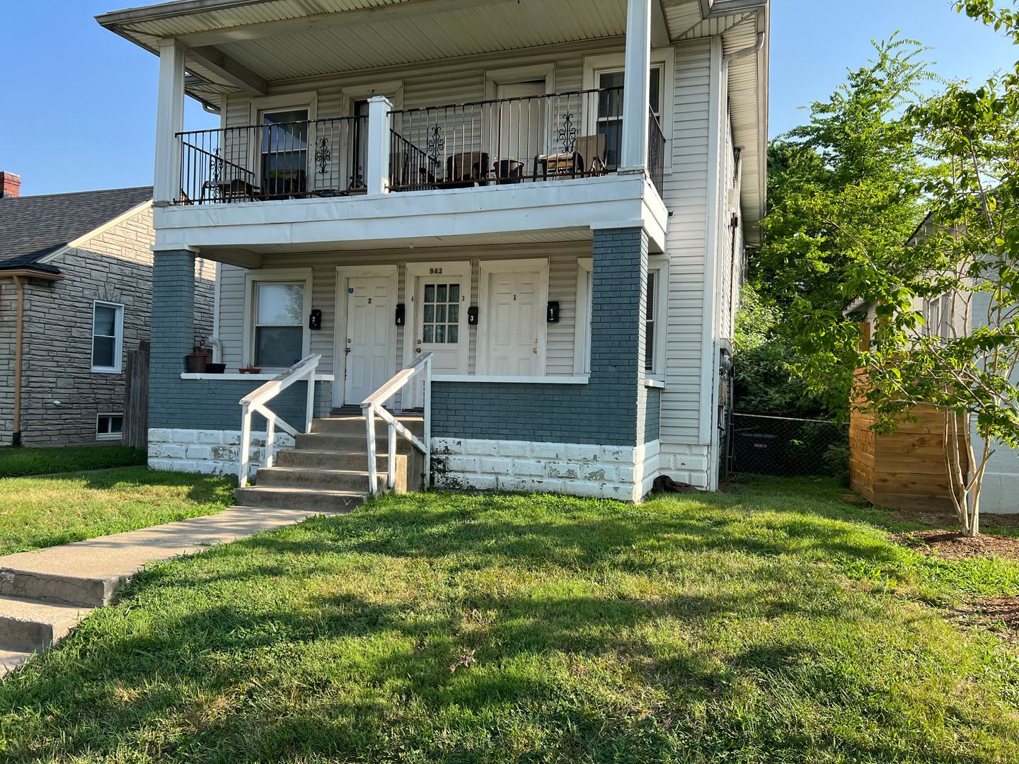 Louisville Apartment: 943 Central Ave