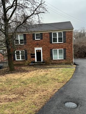 Renovated One Bedroom in Crescent Hill Neighborhood 1st MO FREE!!!! – photo 1