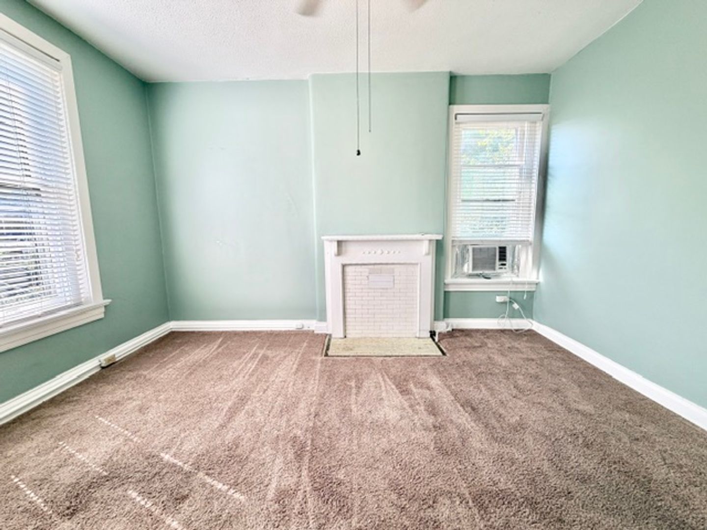 Louisville Apartment: 1312 S. 6th St.