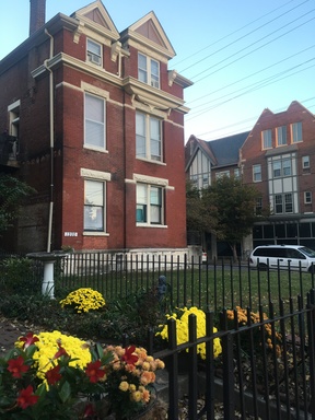 Old Louisville - Newly Renovated 3 Bedroom Free Laundry!! – photo 1