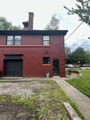 Old Louisville Carriage House 3BR/ 2BA Steps from UofL – photo 1