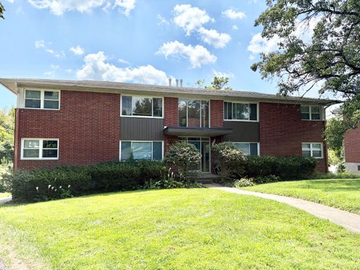 Newly Renovated Two Bedroom Apartment with Garage Clifton Area – photo 1