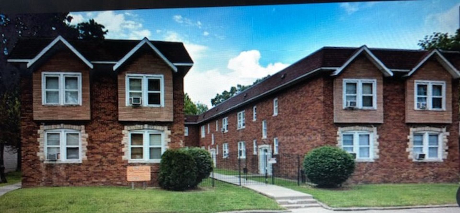 Louisville Apartment: 3515 West Kentucky