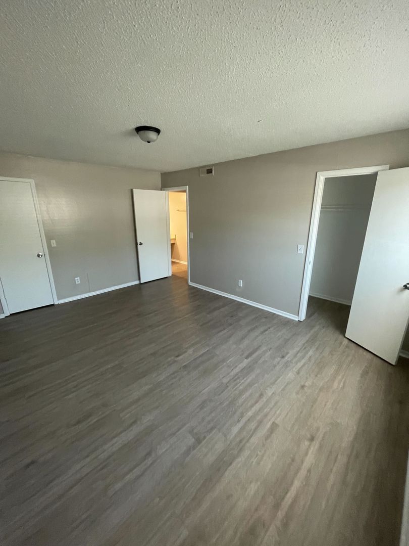 Midwest City Apartment: 6000 Will Rogers Road