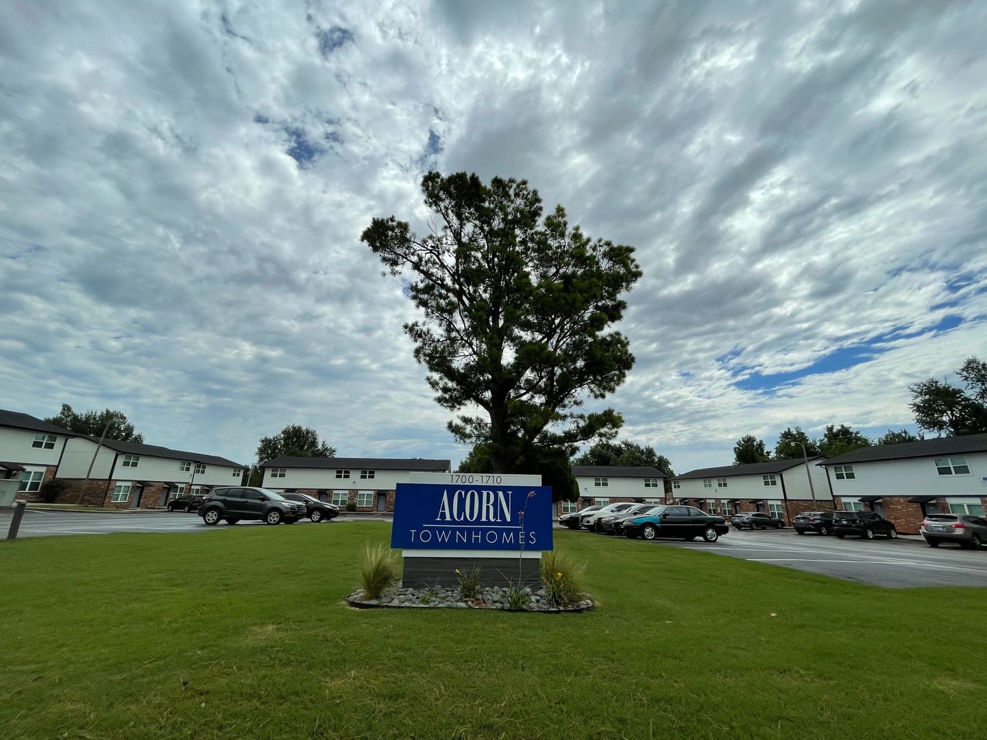 Midwest City Townhome: 1700-1710 Warren Drive