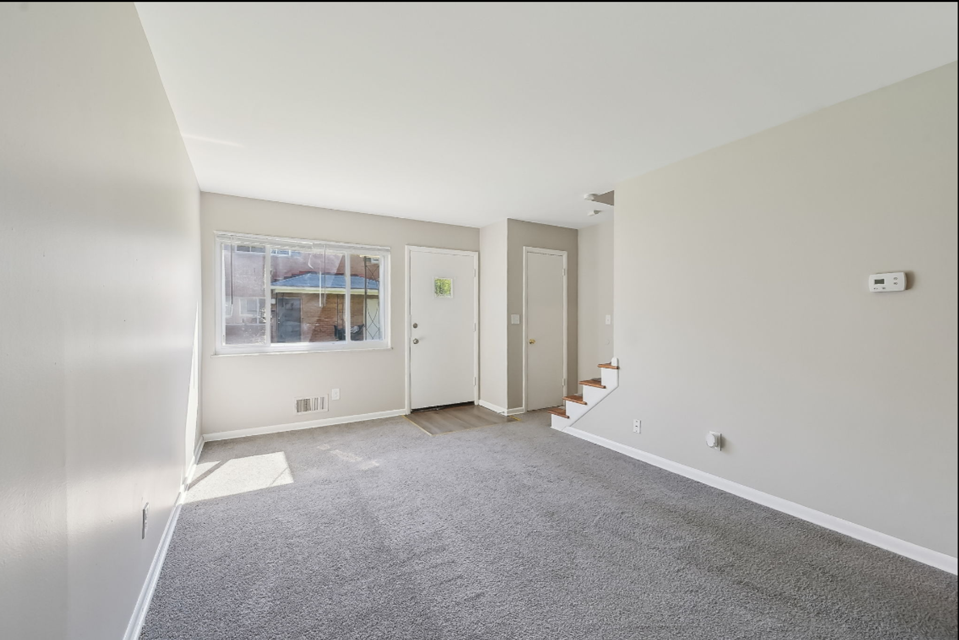 Columbus Apartment: 879 N Meadows Ct