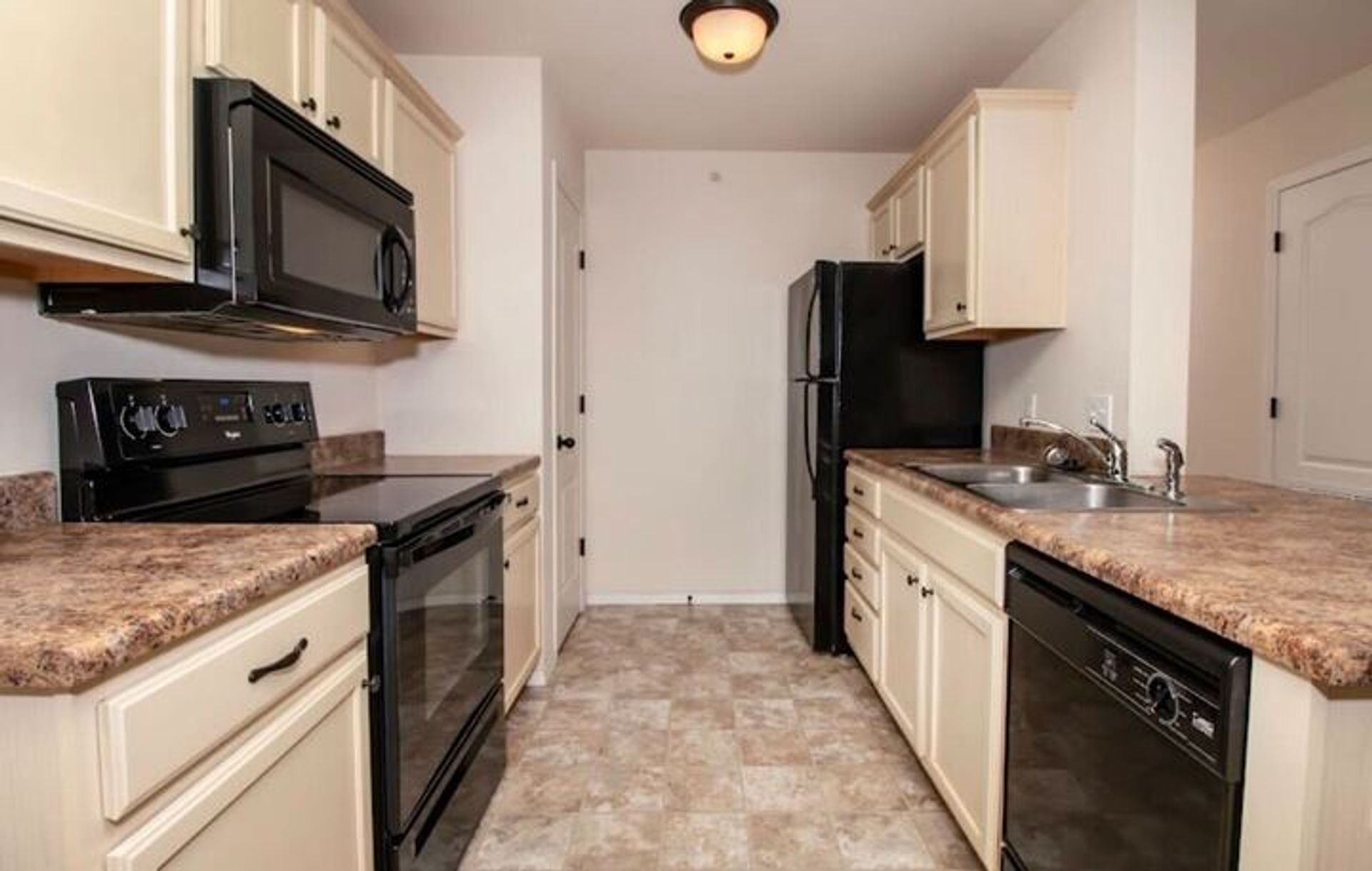 Ozark Apartment: 2145 West Bingham Street