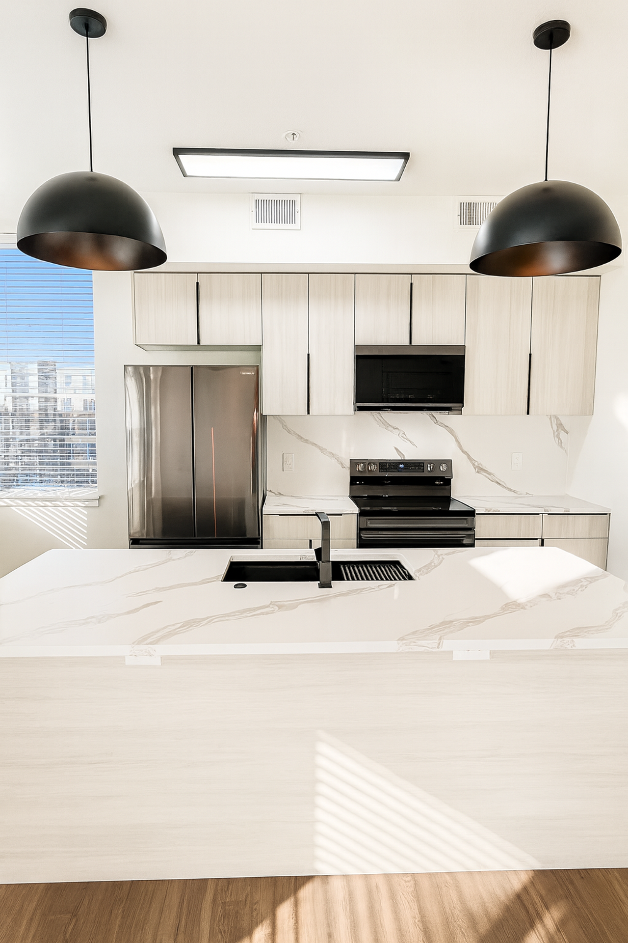 Springfield Apartment: 430 East Elm Street