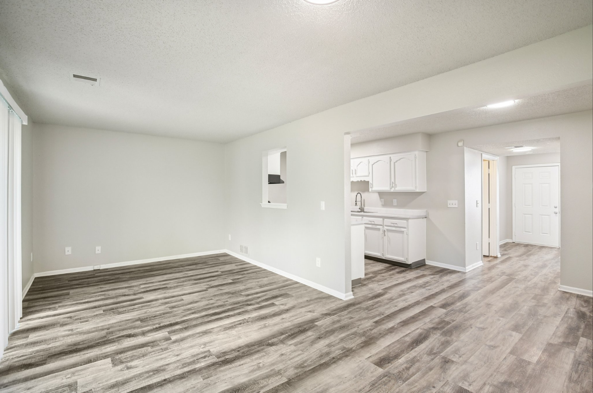 Kansas City Townhome: 11720 Newton Ave
