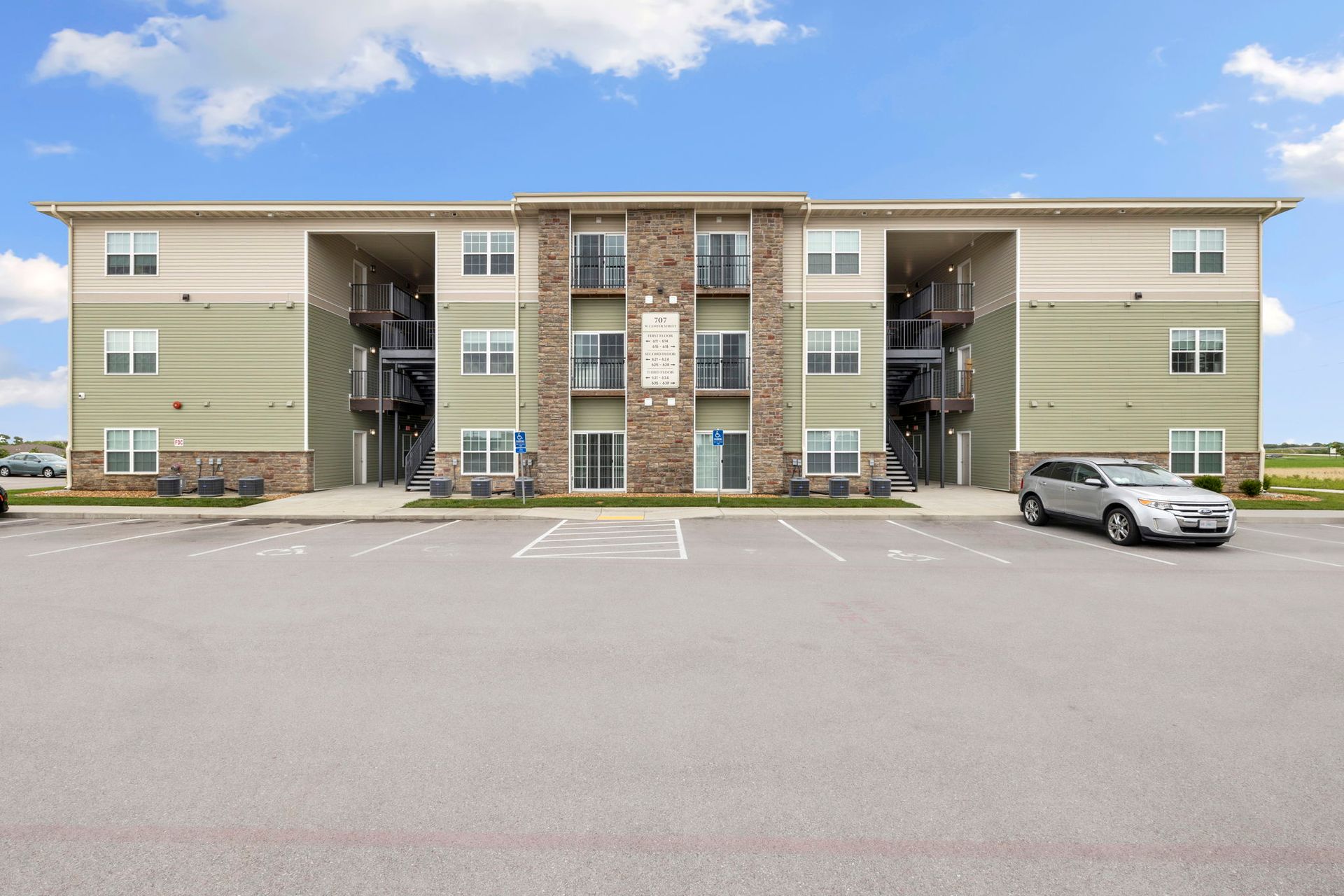 Rogersville Apartment: 707 W Center Street