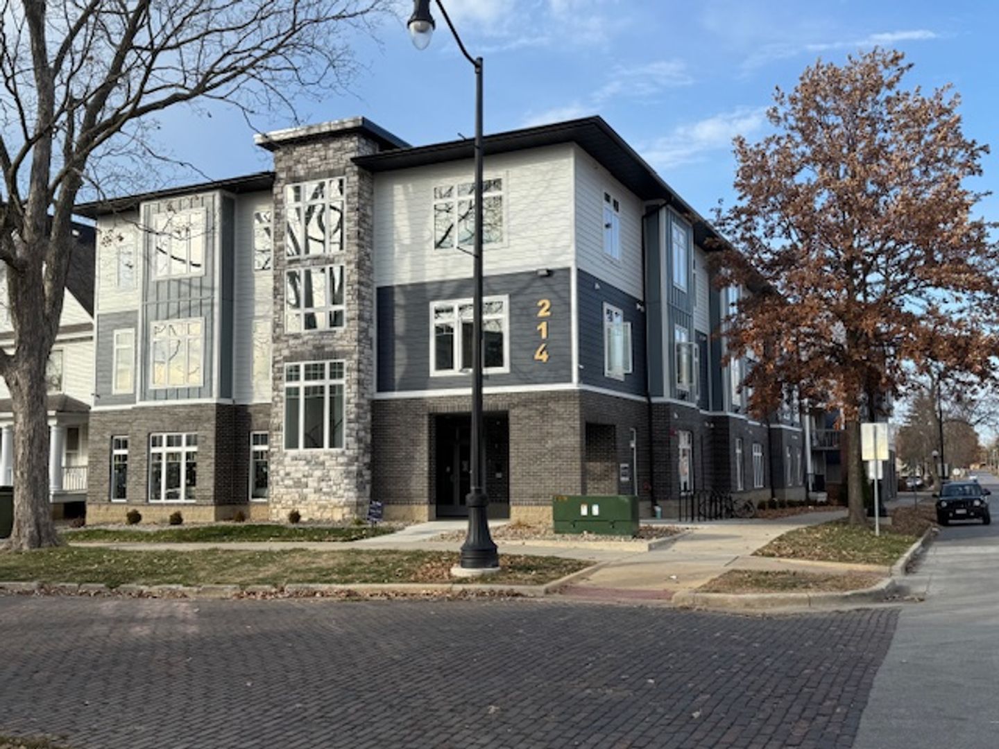 Champaign Apartment: 214 E Clark Street