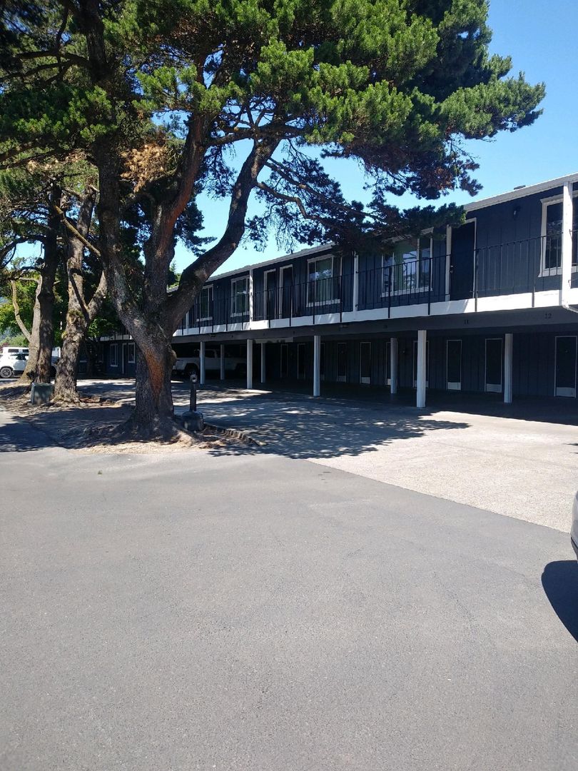 Longview Apartment: 3909 Ocean Beach Hwy
