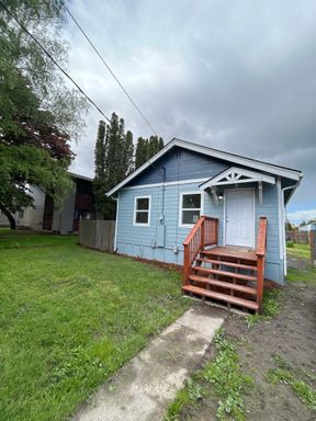 Beautifully Remodeled Two Bedroom Home with a Large Yard – photo 1