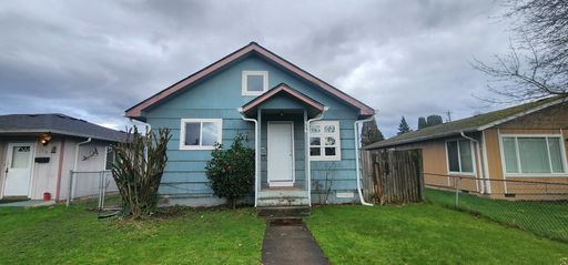 3 Bed 1 Bath Rental at 316 Beech St, Longview, WA – photo 1
