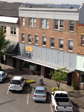 Cozy Studio Apartment in a Secured Building - Move in Special