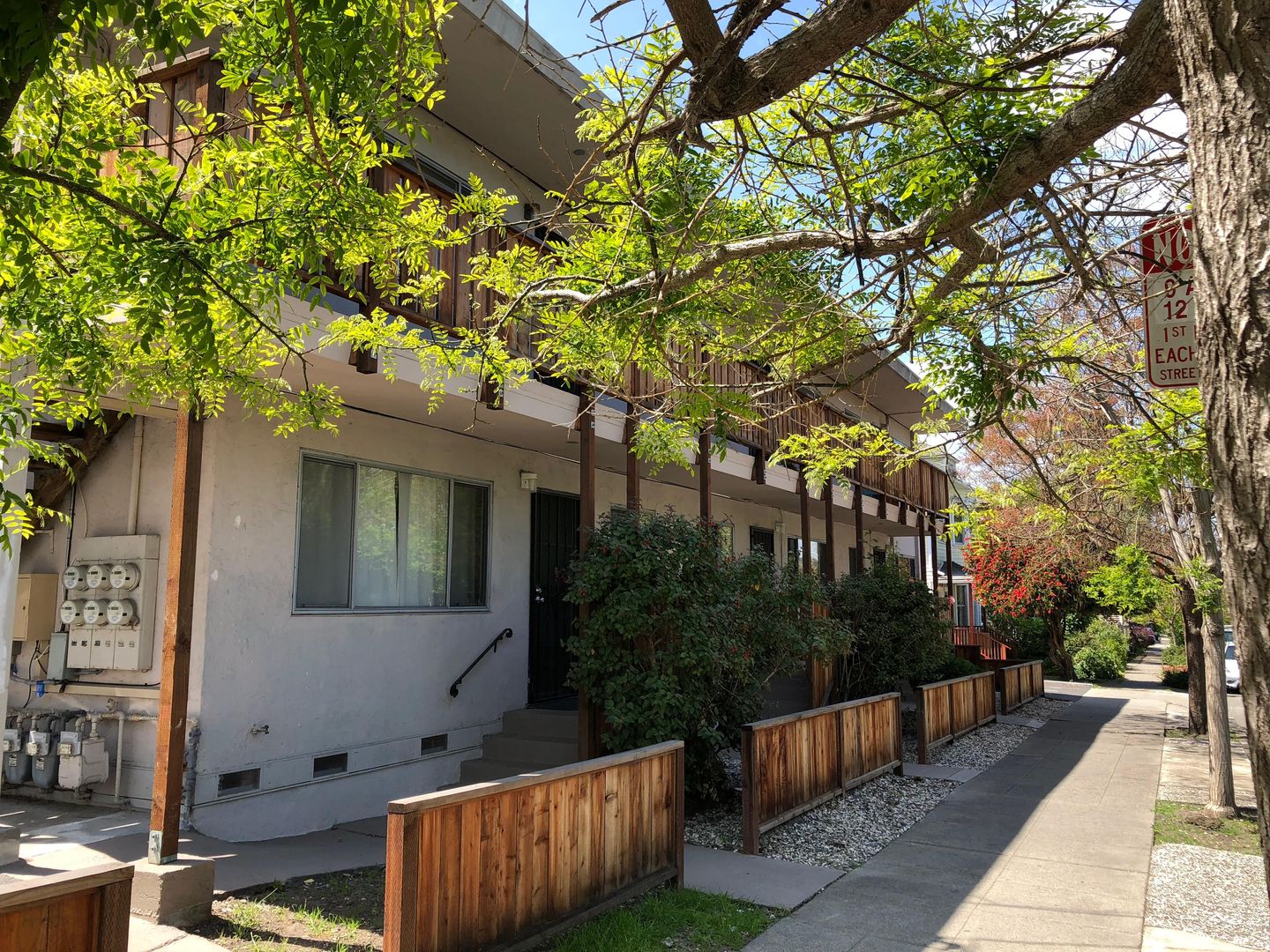 Berkeley Apartment: 1642 Harmon St. - #6