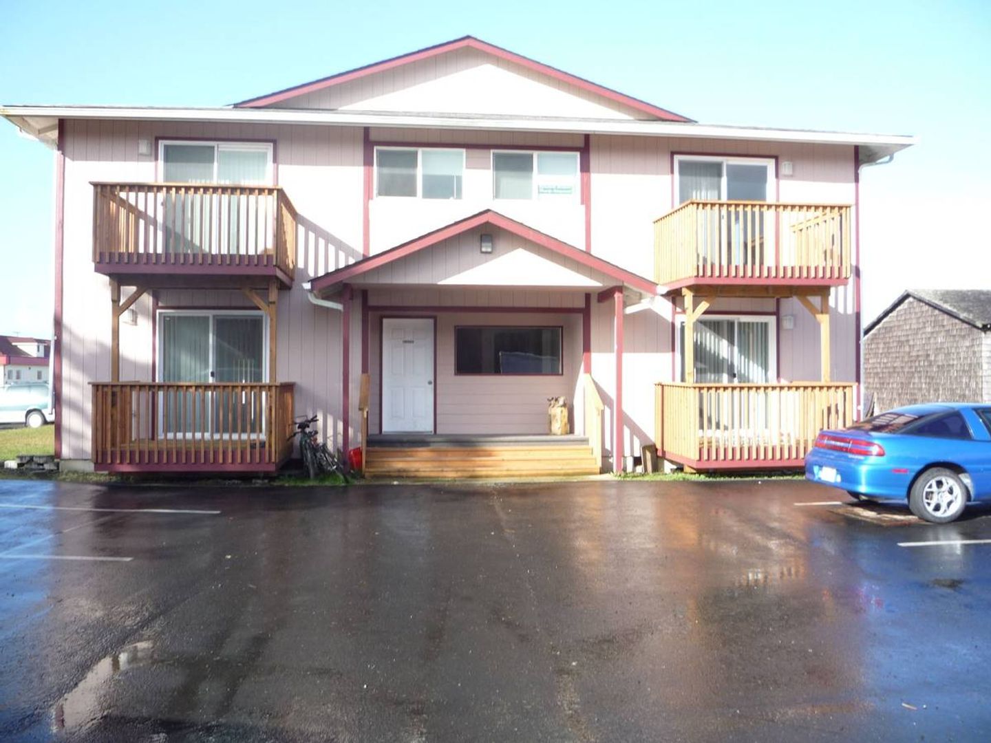 Ocean Shores Apartment: 811 Anchor Ave NW