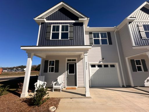 3 Bed 2.5 Bath Townhouse