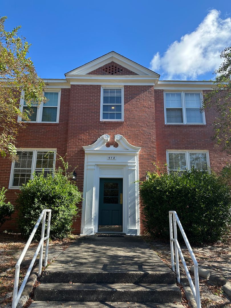 Wilmington Apartment: 2940 Oleander Court