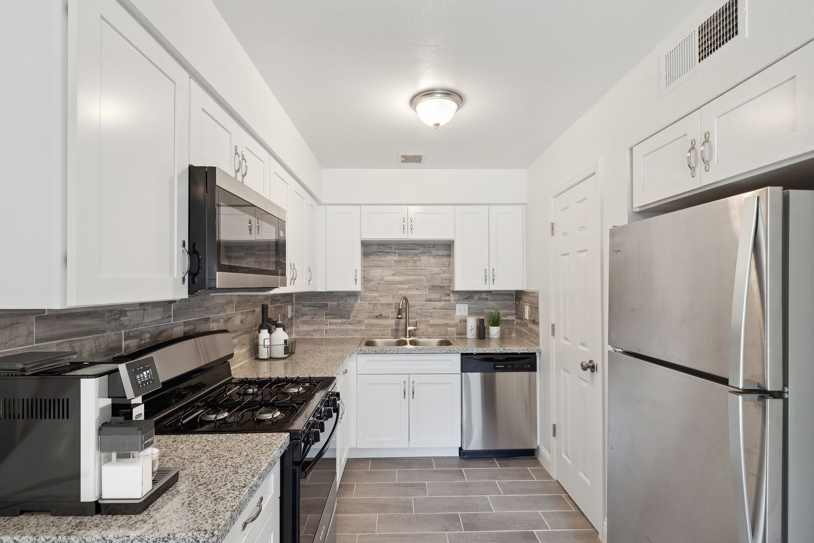 Fresno Apartment: 3393 E Dakota Ave