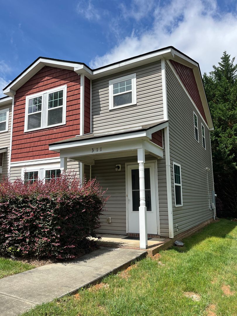Charlotte Townhome: 311 Drury Drive